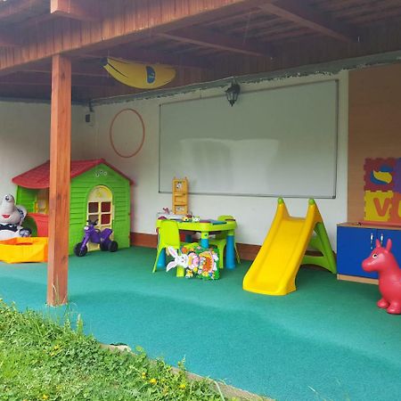 Yoyo Zurli Park Hotel Решица Екстериор снимка